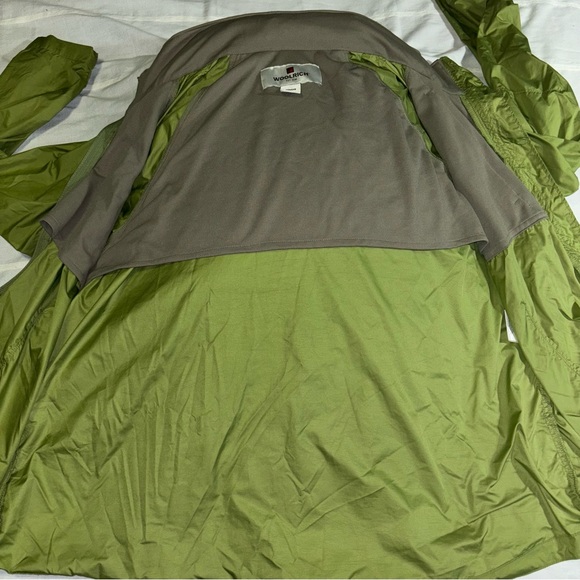 Woolrich Lightweight Windbreaker Rain Jacket in Aloe Green Size XL - Picture 7 of 8